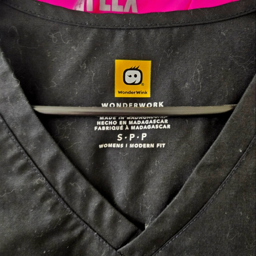 WonderWink Black V-Neck Scrub Top